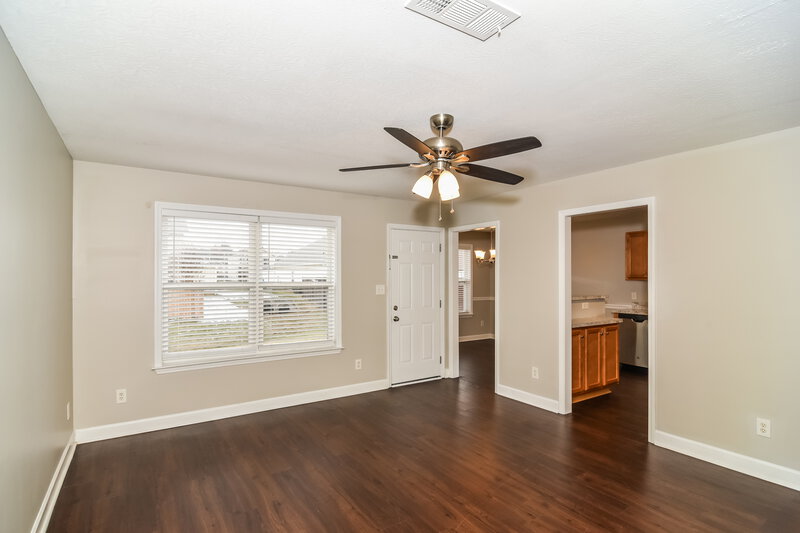 1,895/Mo, 1616 Allston Dr Murfreesboro, TN 37128 Living Room View