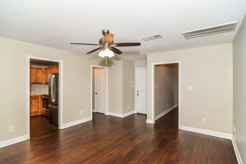 1,895/Mo, 1616 Allston Dr Murfreesboro, TN 37128 Living Room View 2