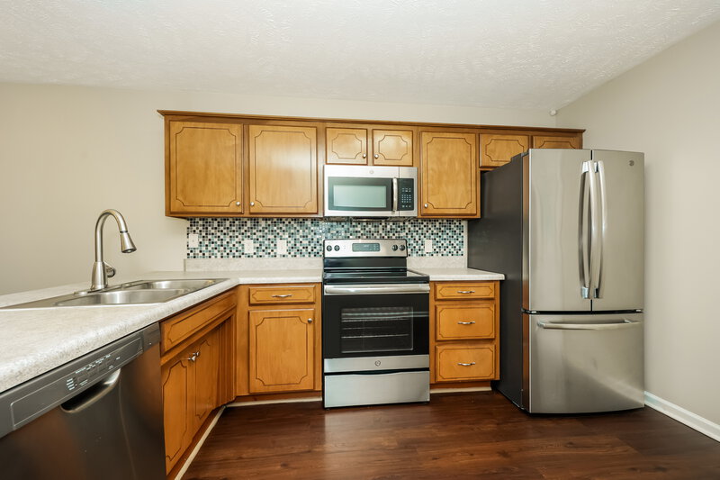 2,900/Mo, 925 Sky Valley Trl Smyrna, TN 37167 Kitchen View 2