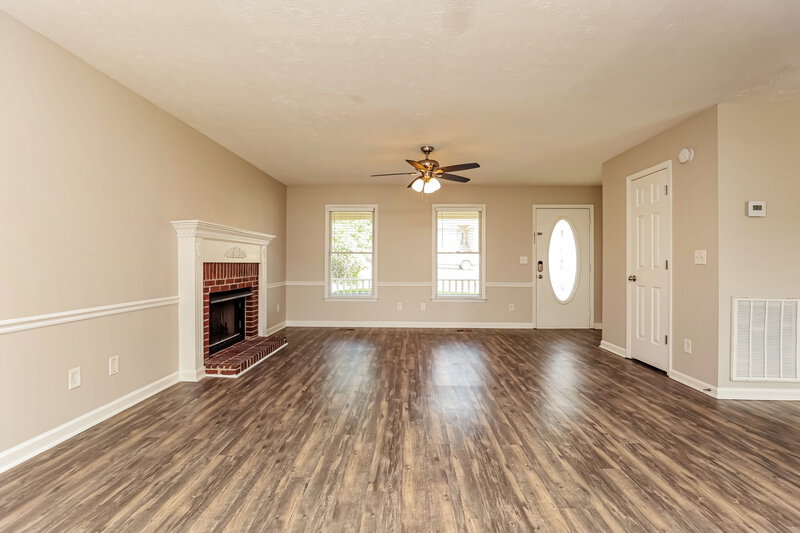 2,260/Mo, 210 Saint Lukes Ln Smyrna, TN 37167 Living Room View