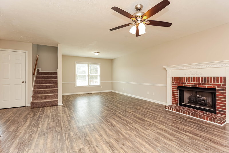 2,260/Mo, 210 Saint Lukes Ln Smyrna, TN 37167 Living Room View 2