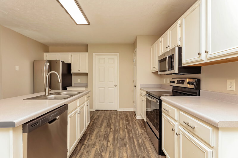2,260/Mo, 210 Saint Lukes Ln Smyrna, TN 37167 Kitchen View