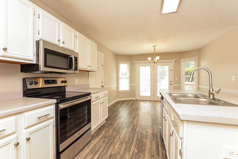 2,260/Mo, 210 Saint Lukes Ln Smyrna, TN 37167 Kitchen View 2