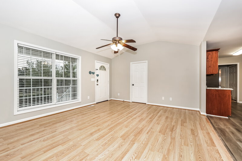 2,290/Mo, 2985 Pipkin Hills Dr Spring Hill, TN 37174 Living Room View 2