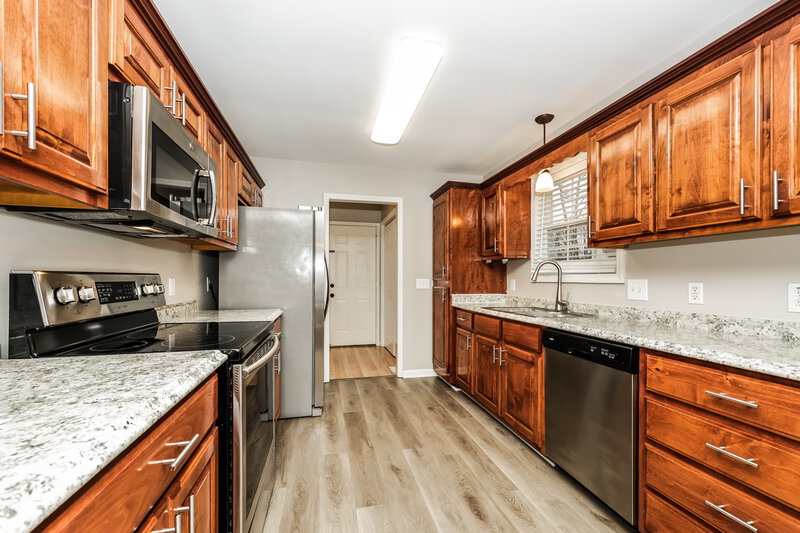 2,290/Mo, 2985 Pipkin Hills Dr Spring Hill, TN 37174 Kitchen View 2