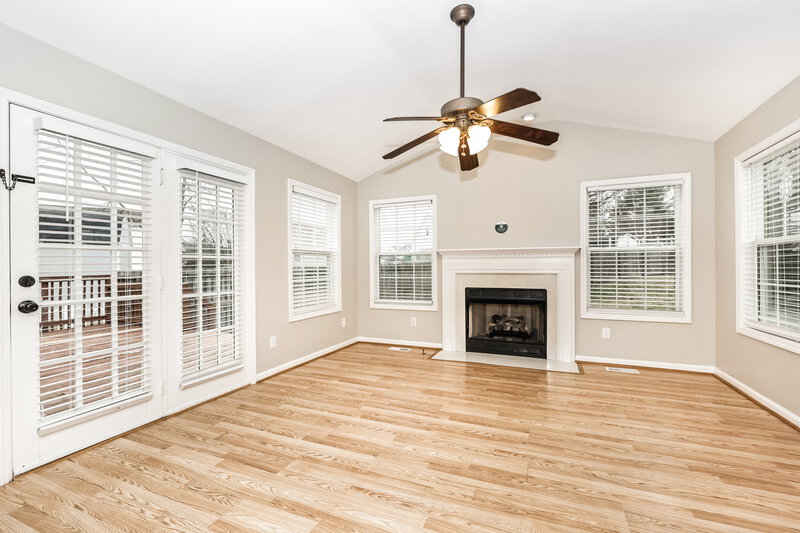 2,290/Mo, 2985 Pipkin Hills Dr Spring Hill, TN 37174 Family Room View 2