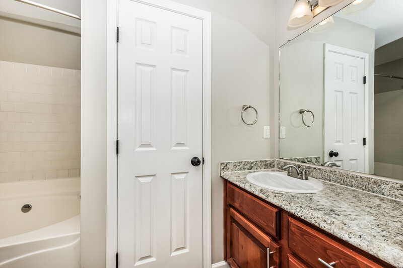 2,290/Mo, 2985 Pipkin Hills Dr Spring Hill, TN 37174 Main Bathroom View