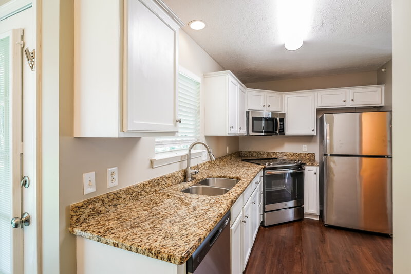 2,210/Mo, 131 E Braxton Ln Hendersonville, TN 37075 Kitchen View