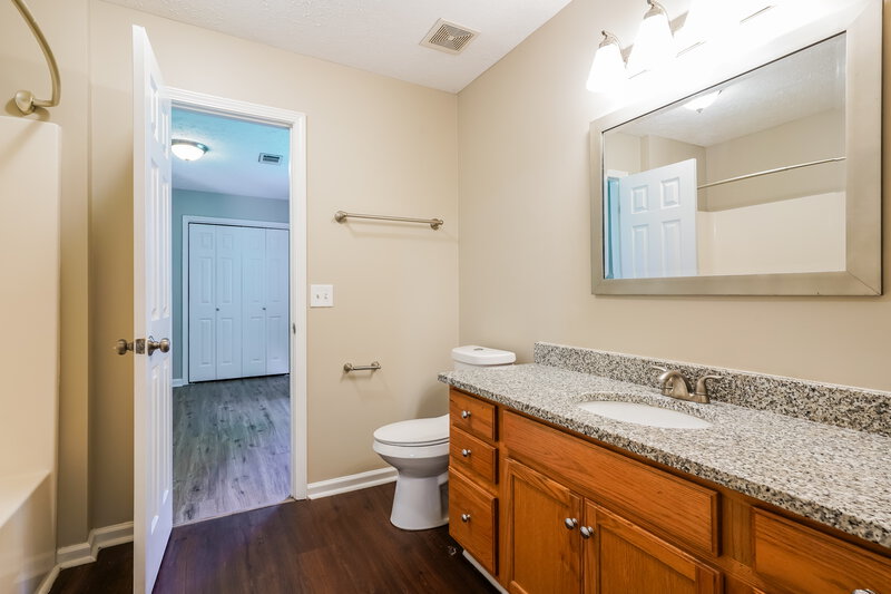 2,210/Mo, 131 E Braxton Ln Hendersonville, TN 37075 Bathroom View