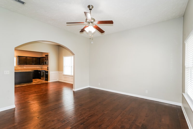 2,360/Mo, 2426 Salem Glen Xing Murfreesboro, TN 37128 Living Room View