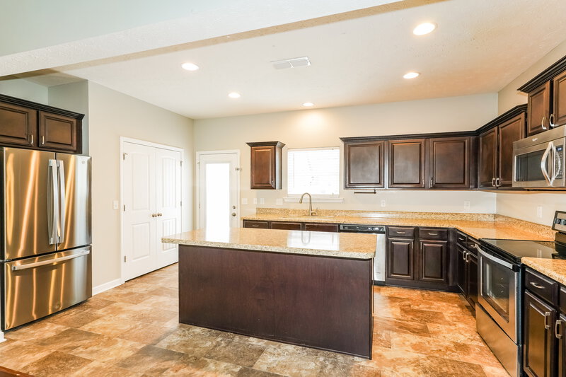 2,360/Mo, 2426 Salem Glen Xing Murfreesboro, TN 37128 Kitchen View 2