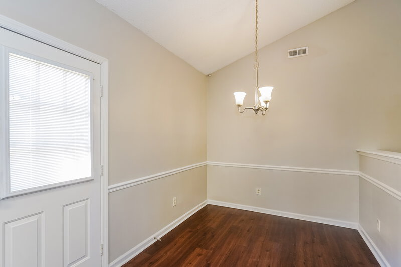 2,400/Mo, 102 Riverwood Dr La Vergne, TN 37086 Dining Room View