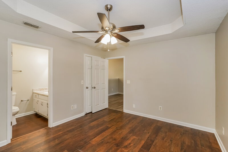 2,400/Mo, 102 Riverwood Dr La Vergne, TN 37086 Main Bedroom View 2