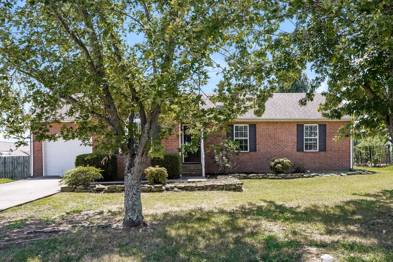1,915/Mo, 615 Zellwood Dr La Vergne, TN 37086 External View