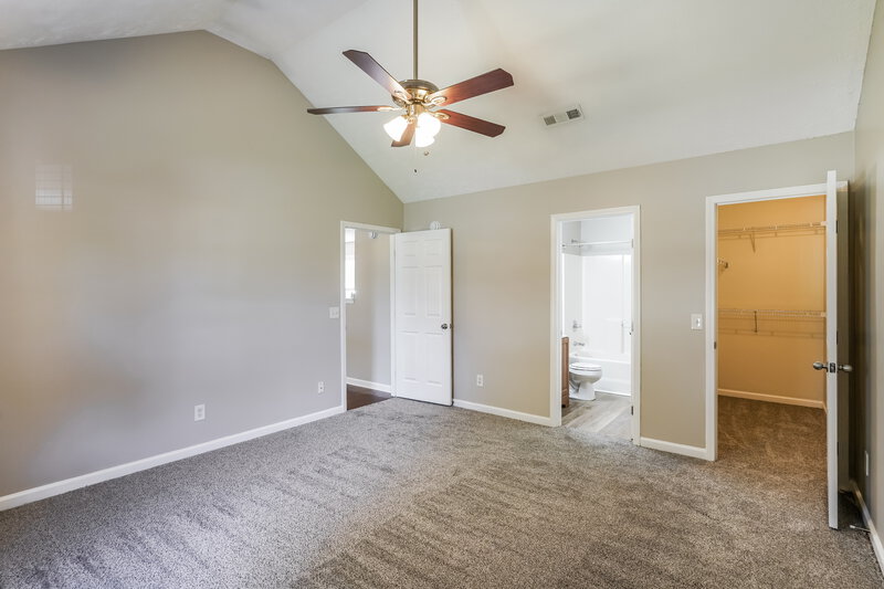 1,915/Mo, 615 Zellwood Dr La Vergne, TN 37086 Main Bedroom View 2