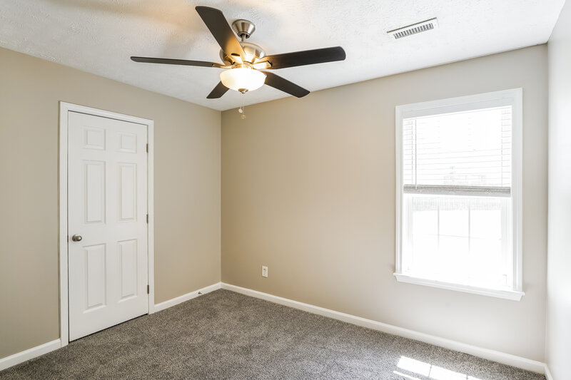 1,915/Mo, 615 Zellwood Dr La Vergne, TN 37086 Bedroom View