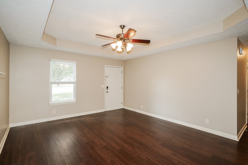 2,300/Mo, 1231 Azure Way Murfreesboro, TN 37128 Living Room View 2