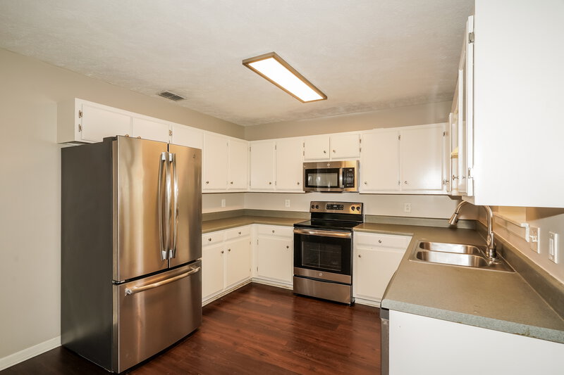 2,300/Mo, 1231 Azure Way Murfreesboro, TN 37128 Kitchen View 2