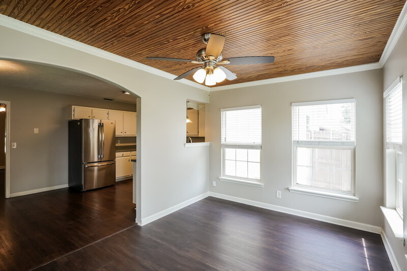 2,300/Mo, 1231 Azure Way Murfreesboro, TN 37128 Sun Room View