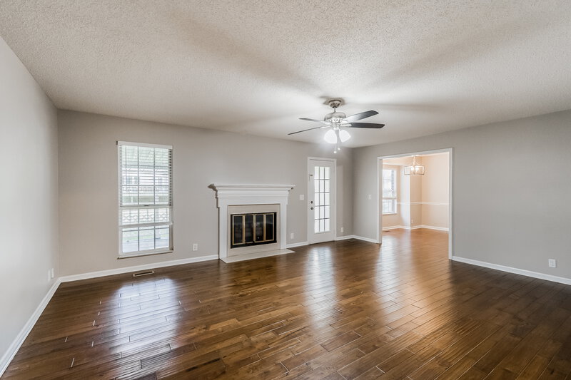 2,520/Mo, 3933 Hillshire Dr Antioch, TN 37013 Living Room View 2