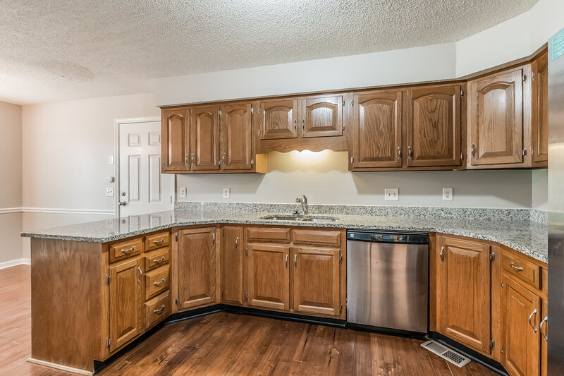 2,520/Mo, 3933 Hillshire Dr Antioch, TN 37013 Kitchen View
