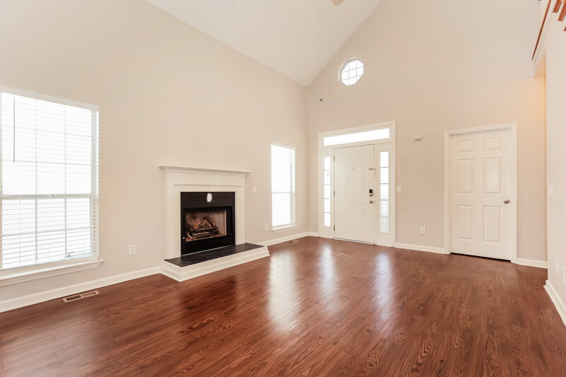 3,050/Mo, 1513 Bell Trace Dr Antioch, TN 37013 Living Room View 2