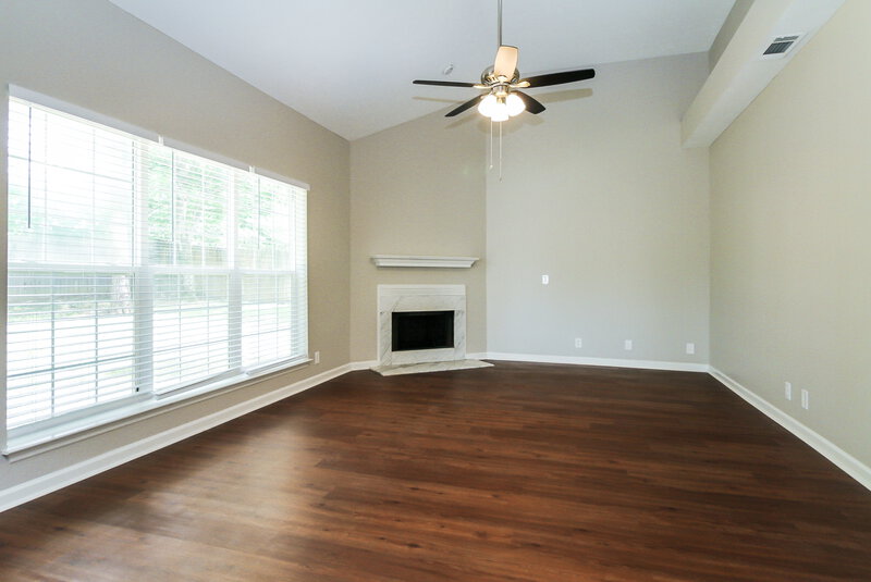 2,320/Mo, 656 Mable Dr LaVergne, TN 37086 Living Room View