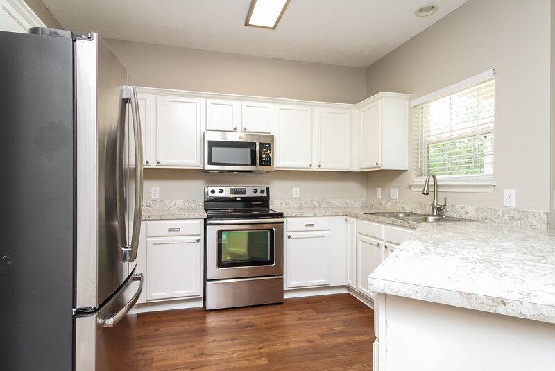 2,320/Mo, 656 Mable Dr LaVergne, TN 37086 Kitchen View