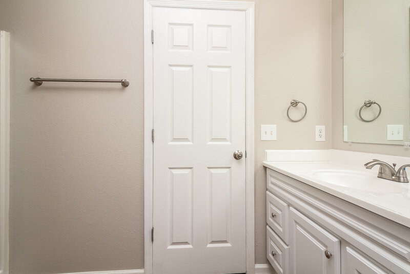 2,320/Mo, 656 Mable Dr LaVergne, TN 37086 Powder Room View