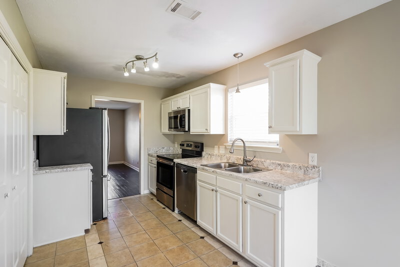 1,650/Mo, 1505 Brookchase Ct Antioch, TN 37013 Kitchen View