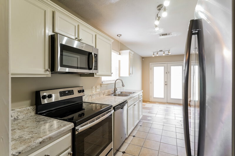 1,650/Mo, 1505 Brookchase Ct Antioch, TN 37013 Kitchen View 2