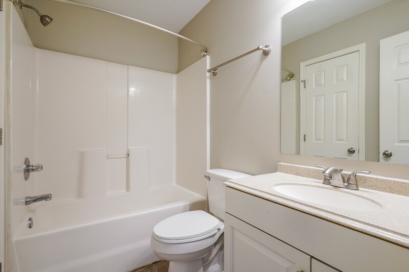 1,650/Mo, 1505 Brookchase Ct Antioch, TN 37013 Main Bathroom View