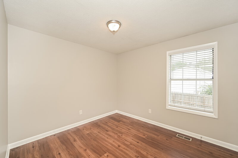 1,965/Mo, 581 Woodcrest Dr La Vergne, TN 37086 Bedroom View