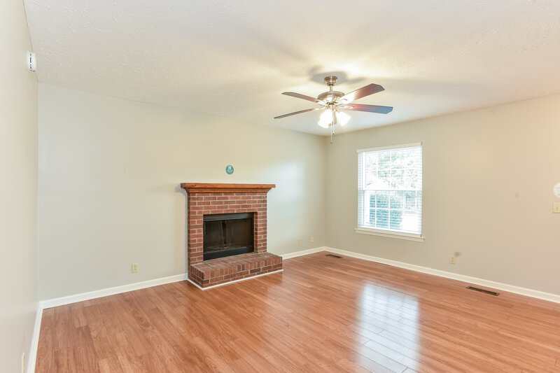 2,195/Mo, 108 Oak Leaf Ct Hendersonville, TN 37075 Living Room View