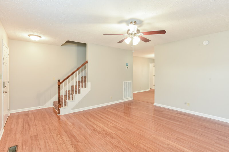 2,195/Mo, 108 Oak Leaf Ct Hendersonville, TN 37075 Living Room View 3