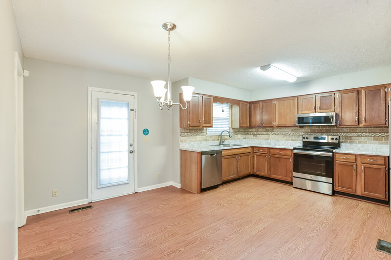 2,195/Mo, 108 Oak Leaf Ct Hendersonville, TN 37075 Dining Room View