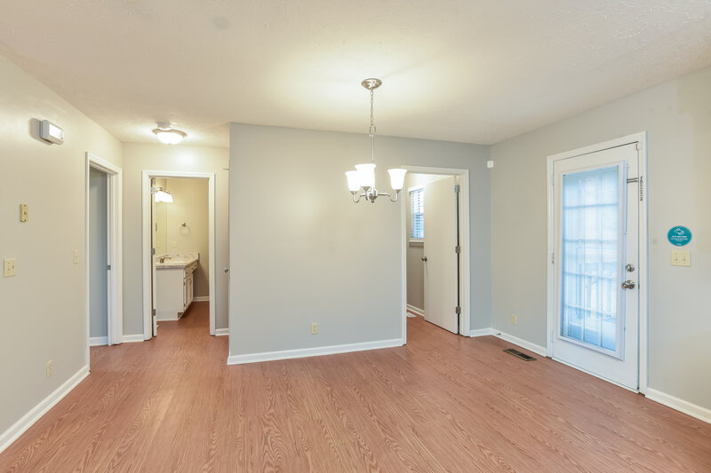 2,195/Mo, 108 Oak Leaf Ct Hendersonville, TN 37075 Dining Room View 2