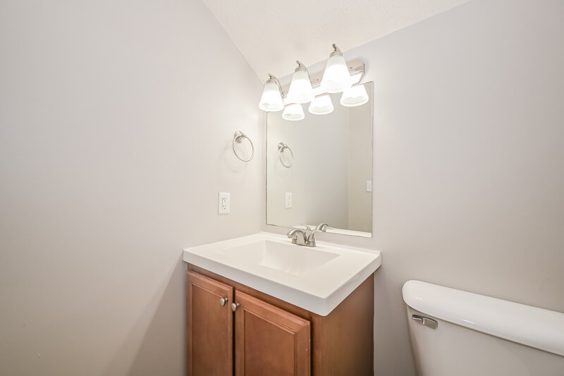 2,065/Mo, 1703 Jimmy Cv La Vergne, TN 37086 Bathroom View