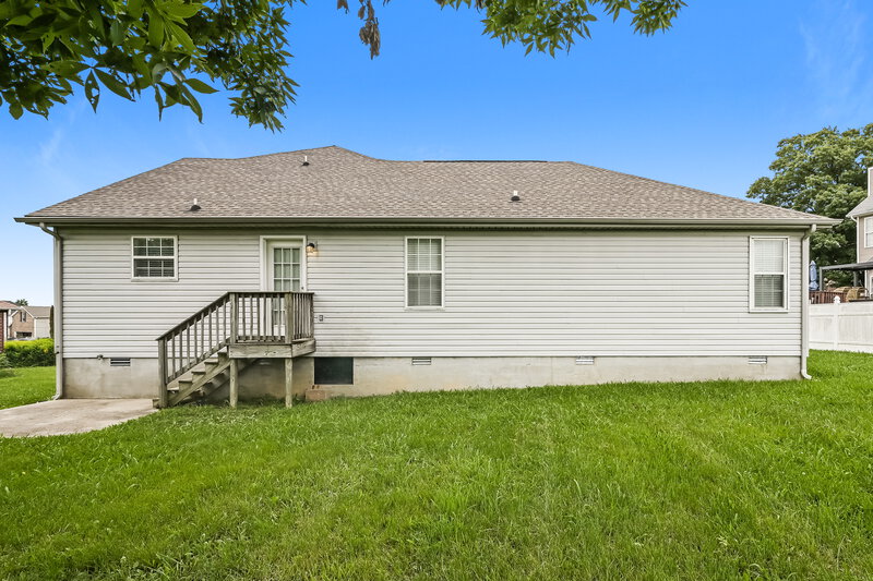 2,065/Mo, 1703 Jimmy Cv La Vergne, TN 37086 Rear View