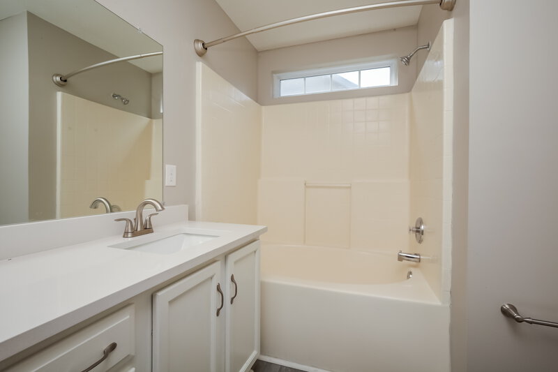 2,900/Mo, 2832 Rader Ridge Ct Antioch, TN 37013 Bathroom View
