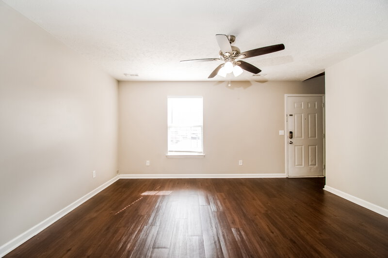 1,975/Mo, 1980 Old Castle Dr Murfreesboro, TN 37127 Living Room View 2