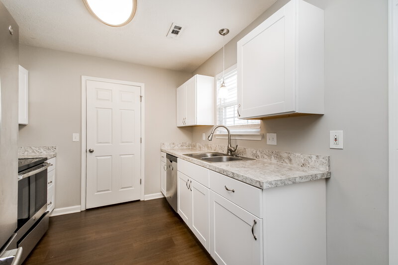 1,975/Mo, 1980 Old Castle Dr Murfreesboro, TN 37127 Kitchen View