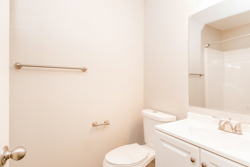 1,975/Mo, 1980 Old Castle Dr Murfreesboro, TN 37127 Bathroom View