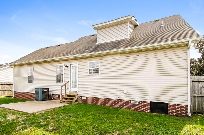 1,975/Mo, 1980 Old Castle Dr Murfreesboro, TN 37127 Rear View