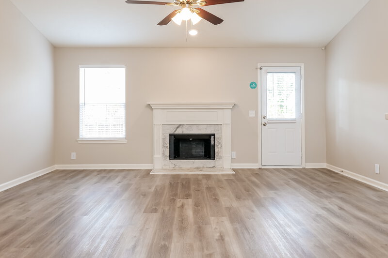 2,045/Mo, 1008 Tom Hailey Blvd La Vergne, TN 37086 Living Room View