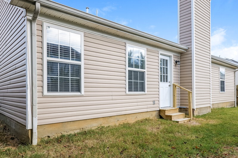 2,045/Mo, 1008 Tom Hailey Blvd La Vergne, TN 37086 Rear View