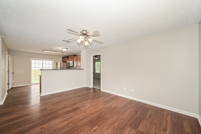 2,025/Mo, 925 Birchmill Pt S Antioch, TN 37013 Living Room View 2