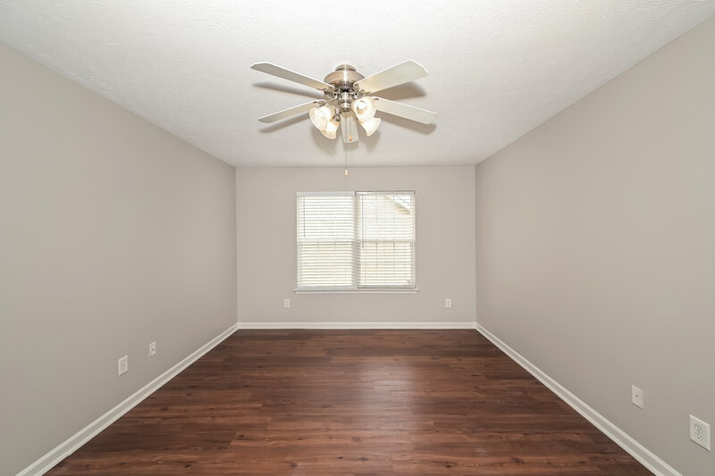 2,025/Mo, 925 Birchmill Pt S Antioch, TN 37013 Living Room View 3