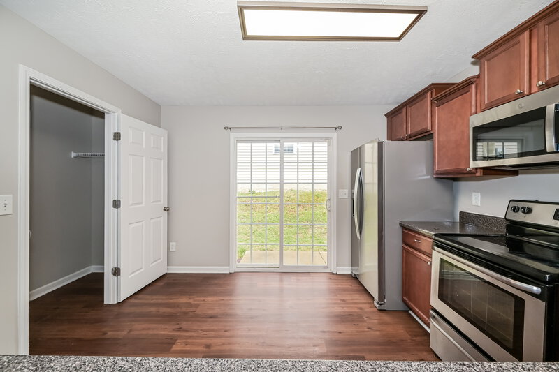 2,025/Mo, 925 Birchmill Pt S Antioch, TN 37013 Kitchen View 2