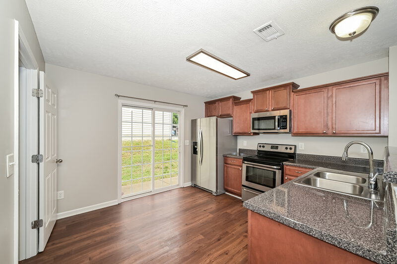 2,025/Mo, 925 Birchmill Pt S Antioch, TN 37013 Kitchen View 3
